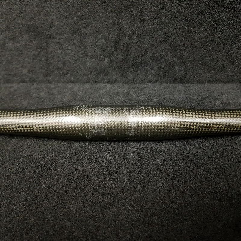 Manillar de carbono para bicicleta de montaña de 585 mm (Ref. 140)