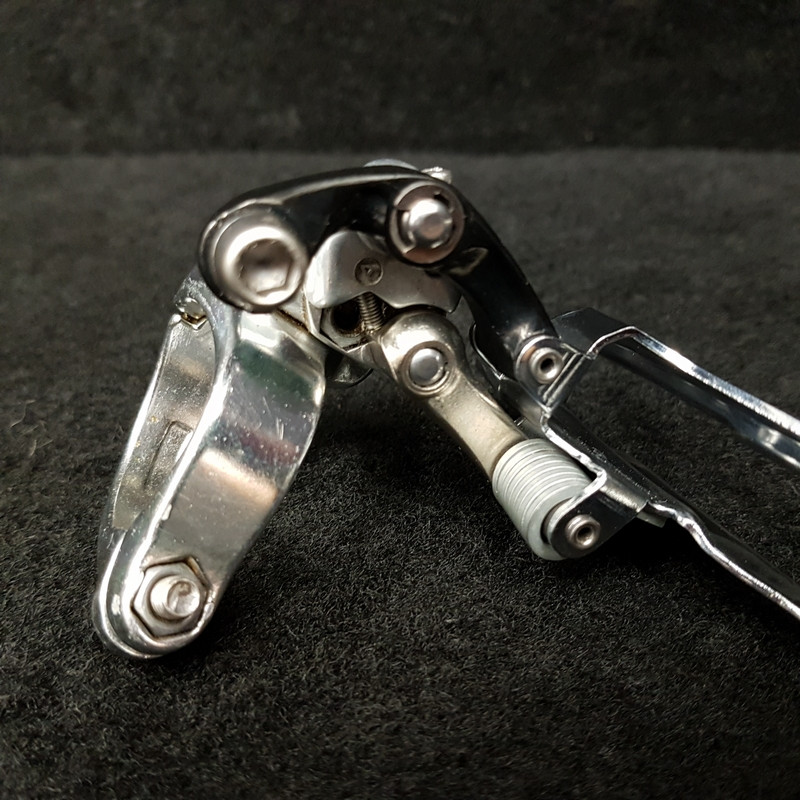 Deragliatore anteriore "CAMPAGNOLO MIRAGE Triple" (Cod. 1837)