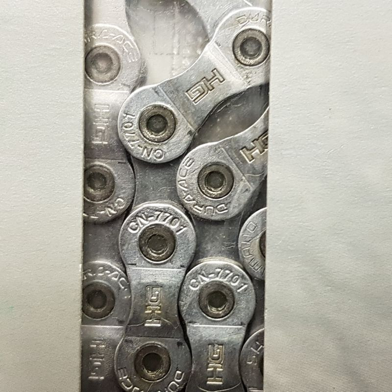 Chaîne "SHIMANO DURA ACE / XTR CN-7701" 9v (Ref 40)