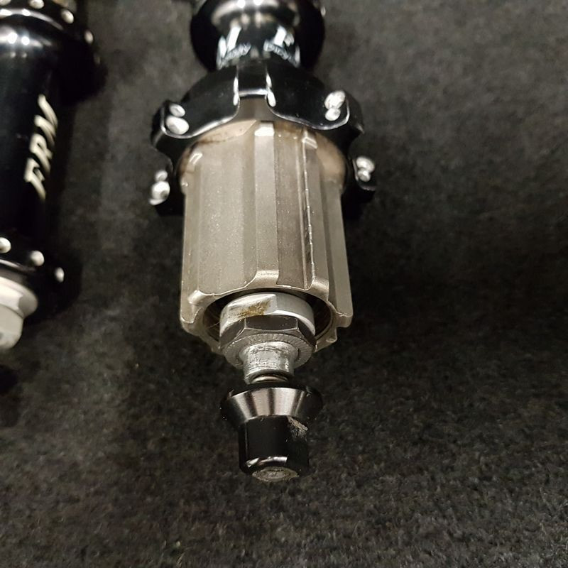 Coppia di mozzi "FRM Straight Pull Campagnolo" 28t (Cod. 477)