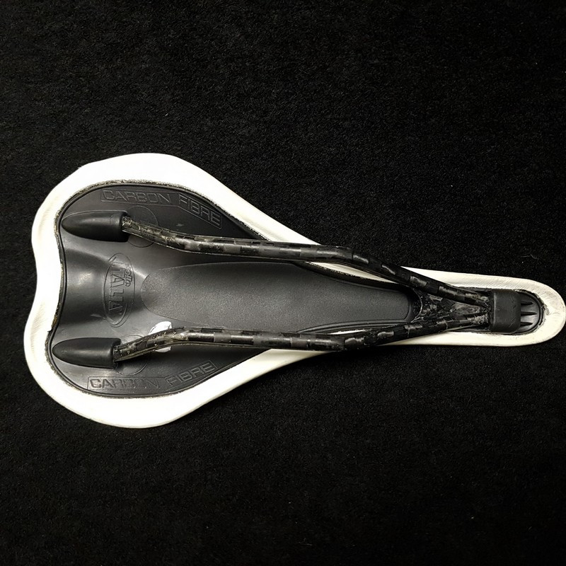 Selle Italia "SLR CARBON" (Ref 585)