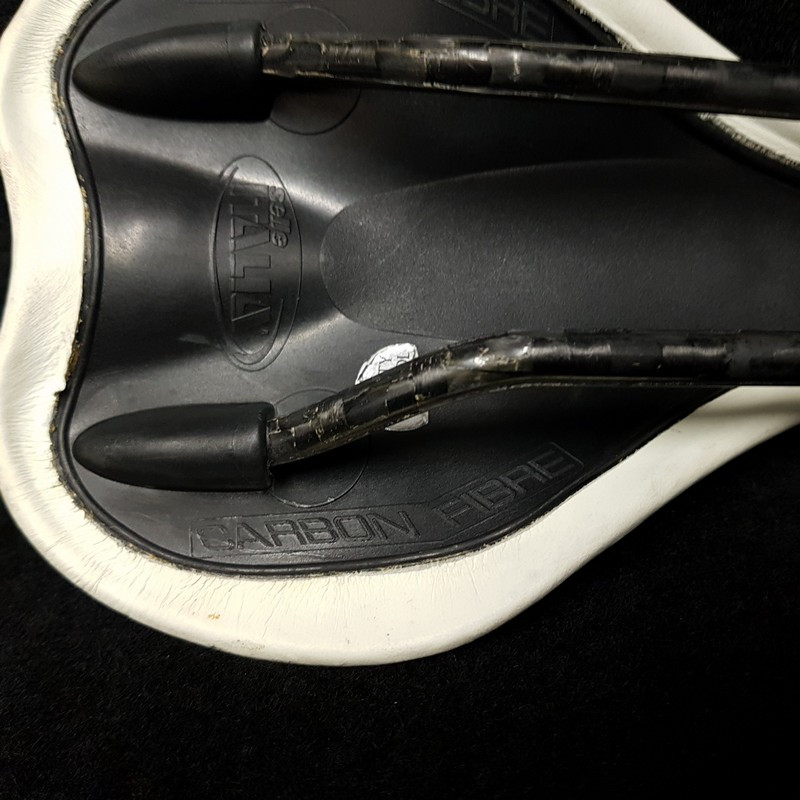 Selle Italia "SLR CARBON" (Ref 585)