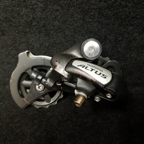 Dérailleur arrière "SHIMANO ALTUS" 8v (Ref 1840)