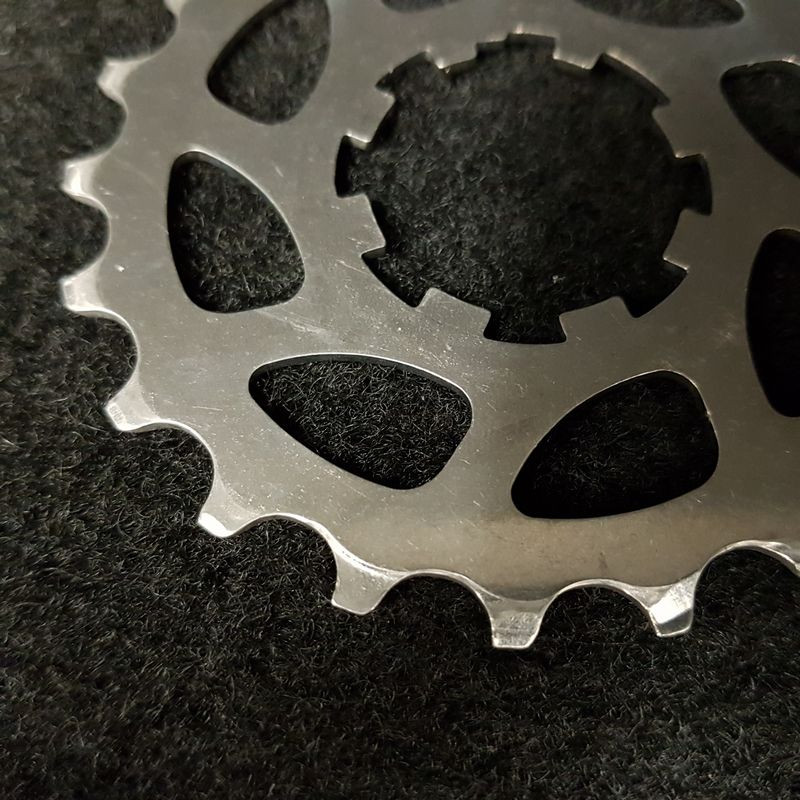 Pignon "CAMPAGNOLO RECORD TITANIUM 9s" 21d (Ref 151)