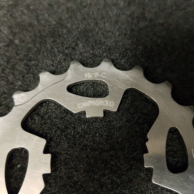 Pignon "CAMPAGNOLO RECORD TITANIUM 9s" 19d (Ref 152)