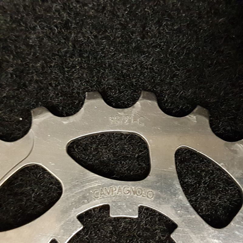 Pignon "CAMPAGNOLO RECORD TITANIUM 9v" 21d (Ref 153)