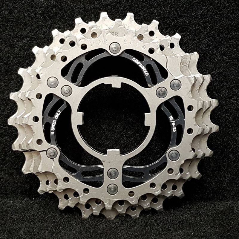 Pignons "CAMPAGNOLO RECORD TITANIUM 11v" 21/23/25d (Ref 155)
