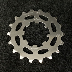Pignon "CAMPAGNOLO RECORD TITANIUM 9v" 18d (Ref 164)