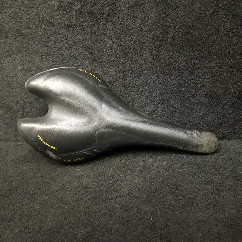 "FIZIK PAVE CP" saddle (Ref 586)