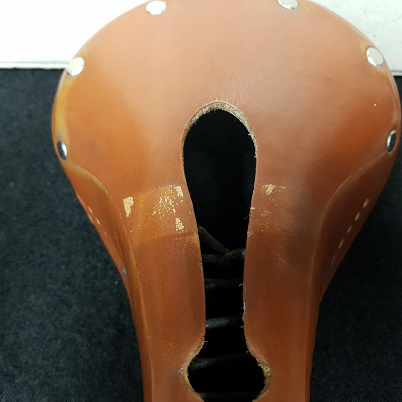 Selle "BROOKS B17 NARROW CARVED" (Ref 590)