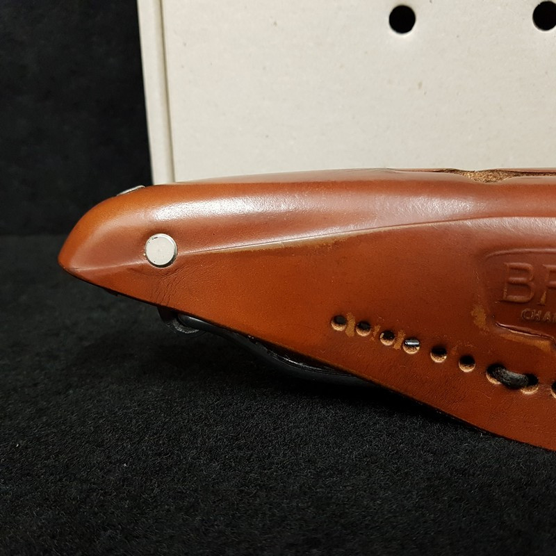 Selle "BROOKS B17 NARROW CARVED" (Ref 590)