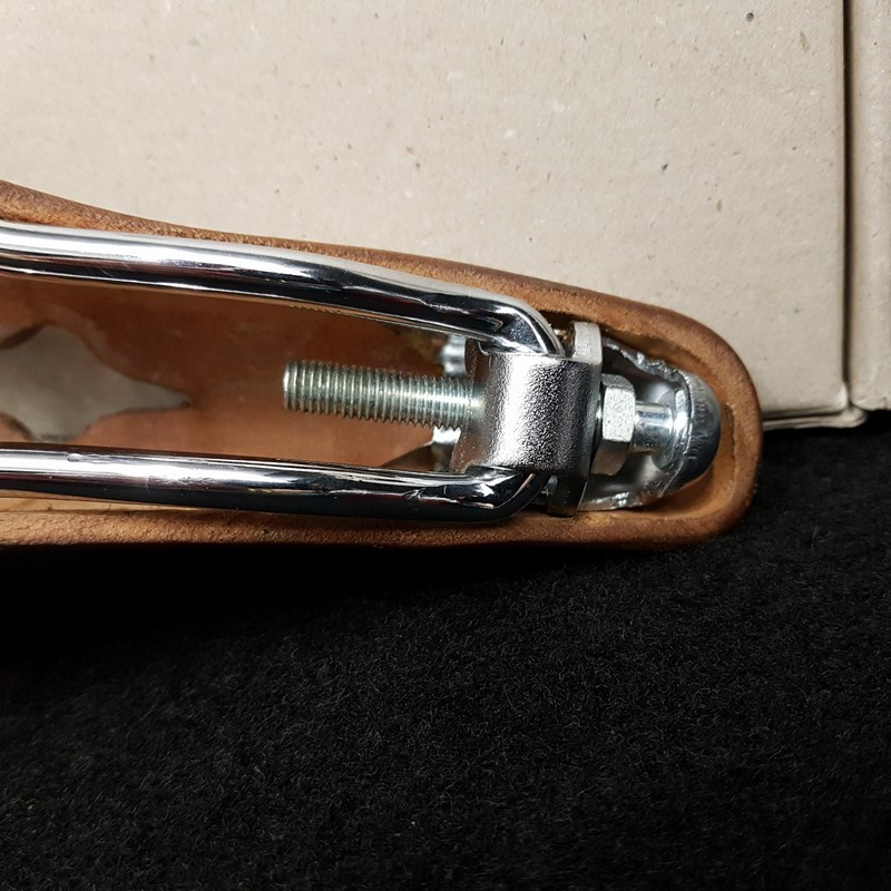 Selle "BROOKS B17 NARROW CARVED" (Ref 590)
