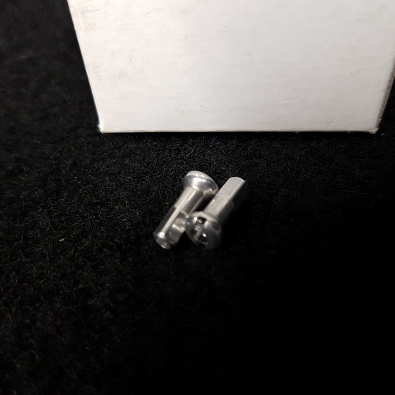 72 cabezales de radios «DT SWISS ALU» de 2 mm x 12 mm (Ref. 01)