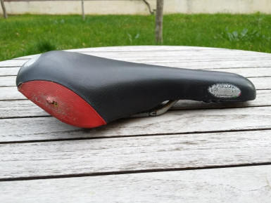 Saddle BONTRAGER" (Ref 04)