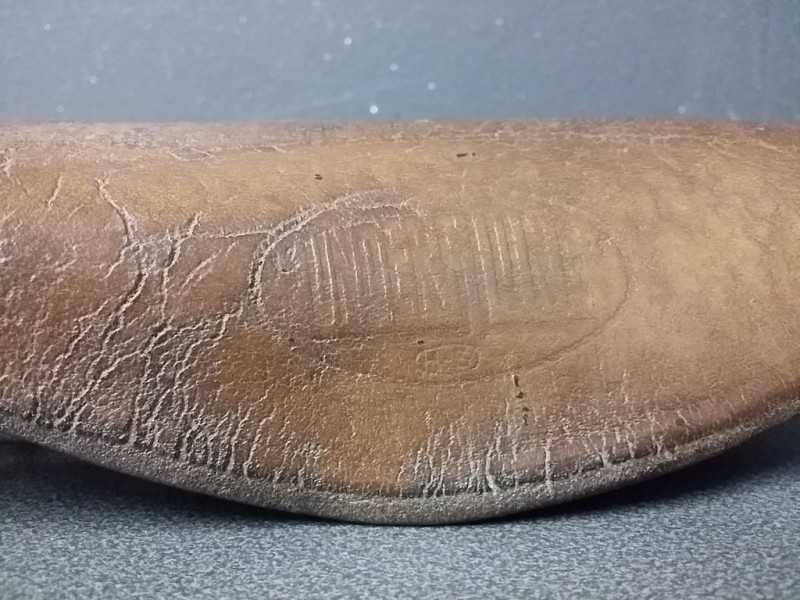 Saddle leather "UNDERSLUNG" (Ref 118)