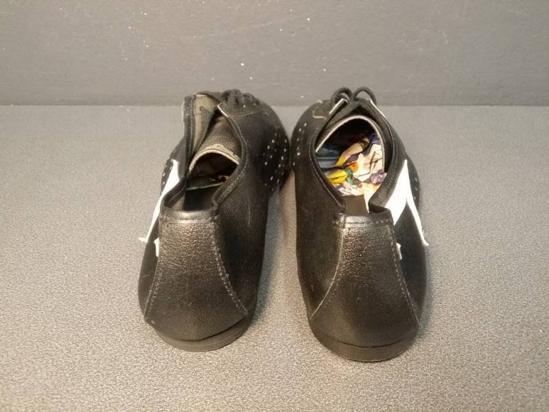 Schuhe UNSERE "AGIRO schwarz/weiß" Größe 39 (Ref 07)