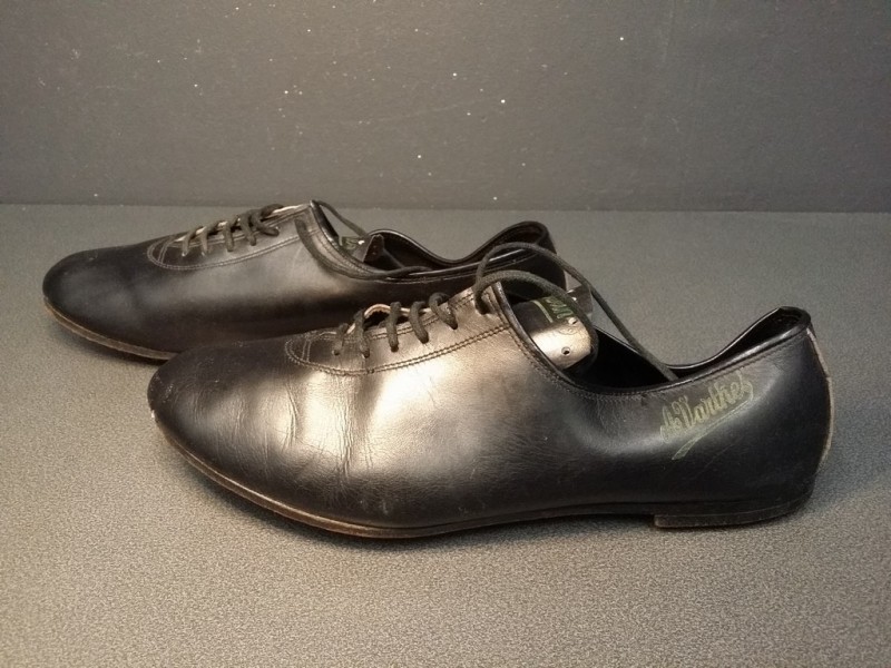 Schuhe "A. VARTHIES" Größe 40 (Ref 25)