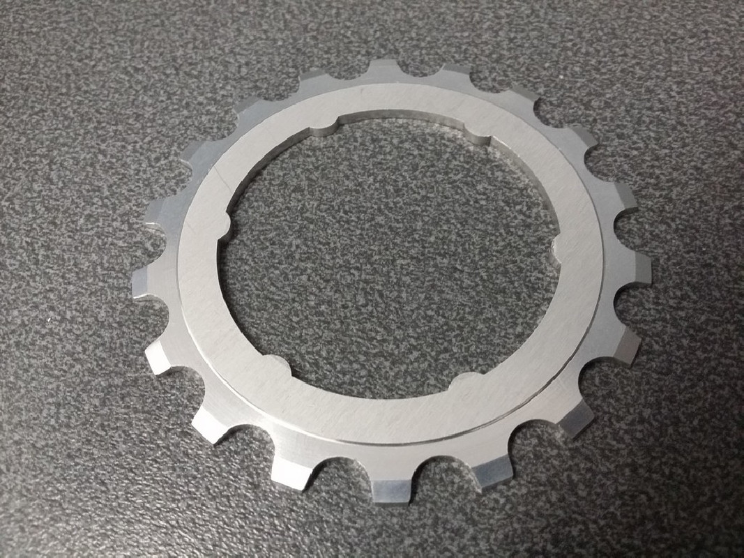 Ritzel UNSEREN ALU "EVEREST NOVA" 18d (Ref 23)