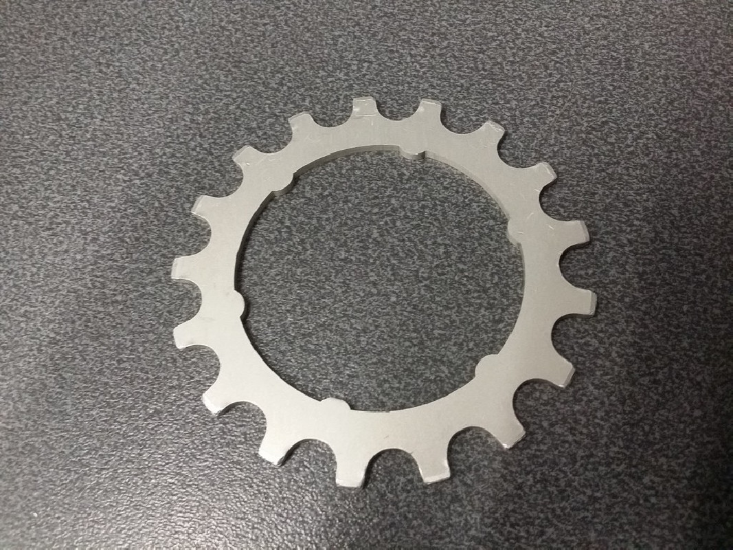 Piñón de aluminio 17d N.O.S "EVEREST NOVA" (Ref 27)