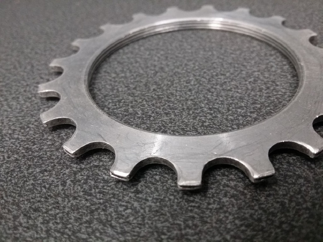 Piñón de aluminio 19d N.O.S "EVEREST STAR" (Ref 46)